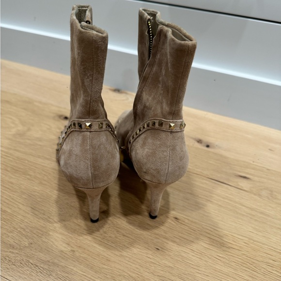 Zara booties with gold stud embellishments - Picture 8 of 8